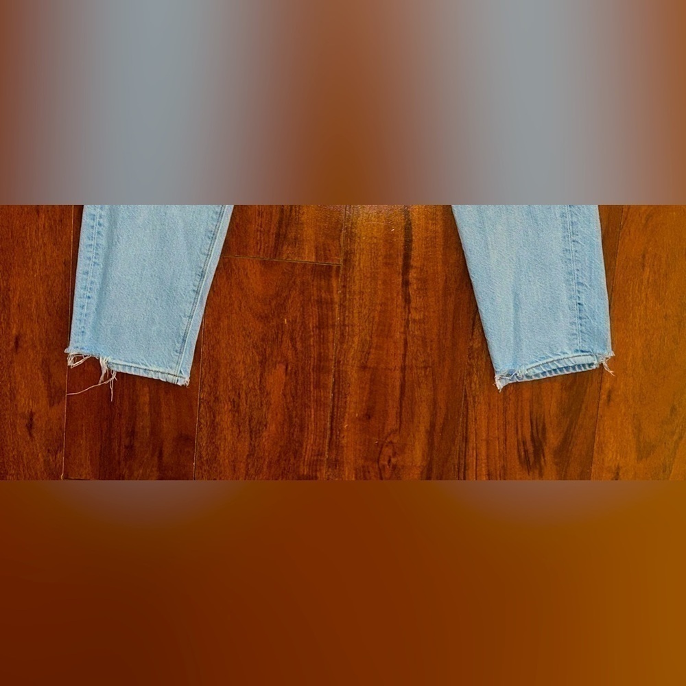 American Eagle Distressed Mom Jean - Picture 7 of 8